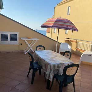 carolina-apartments-mansarda.sicilyhotelsitaly.net/